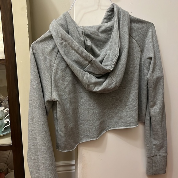 Gymshark crop hoodie - Picture 3 of 3